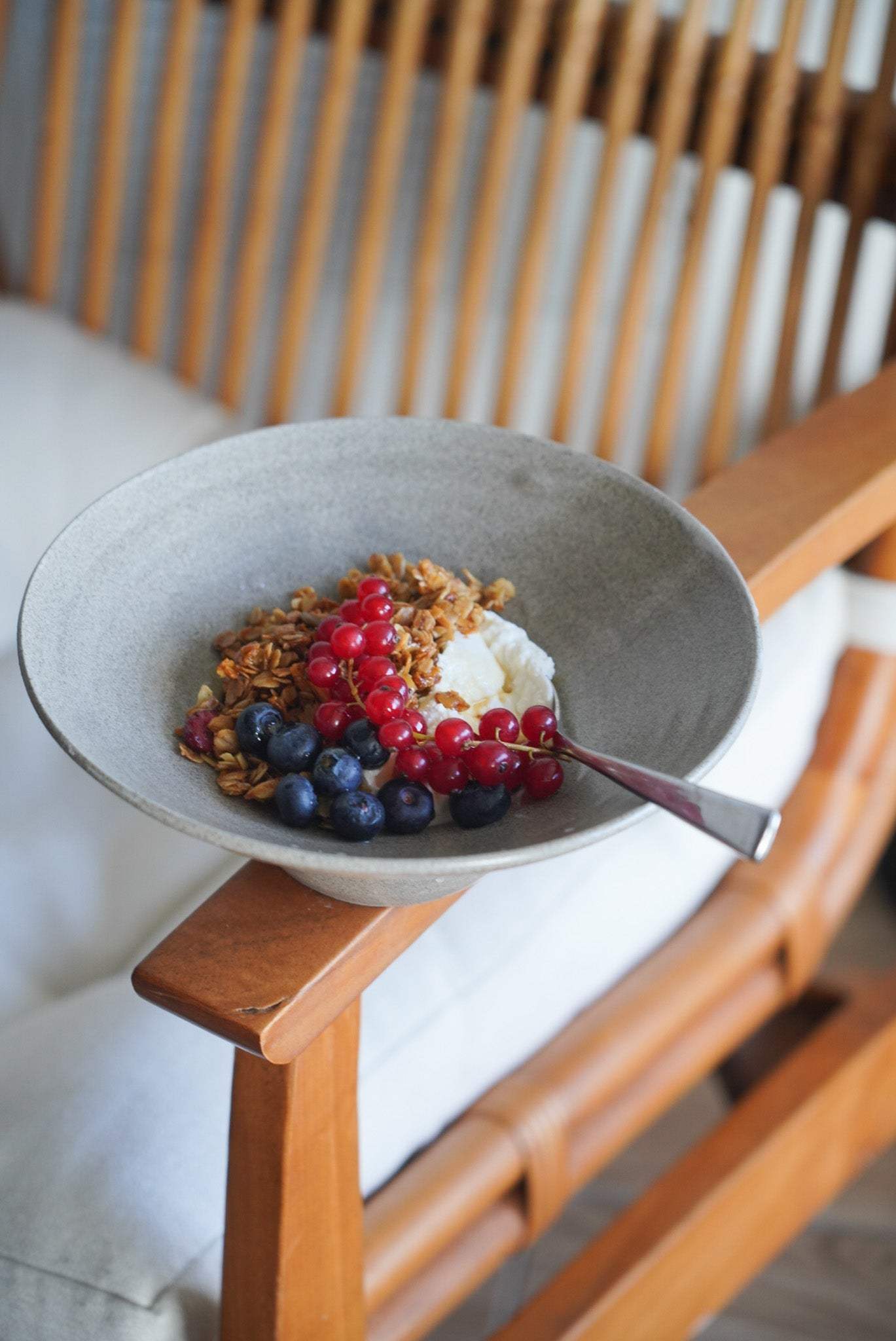 Handmade Stoneware Straw Hat Shape Plates "Concrete"