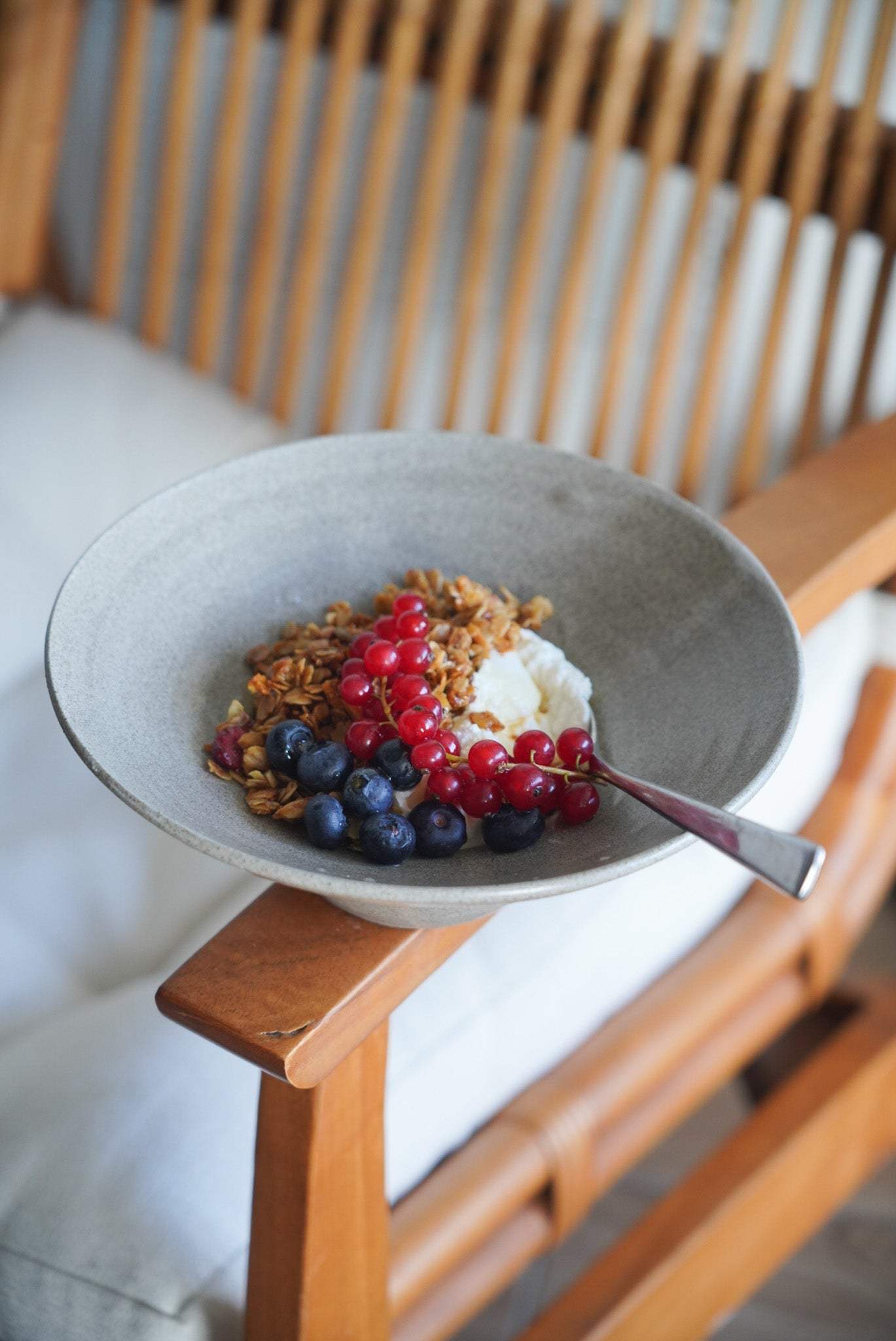 Handmade Stoneware Straw Hat Shape Plates "Concrete"