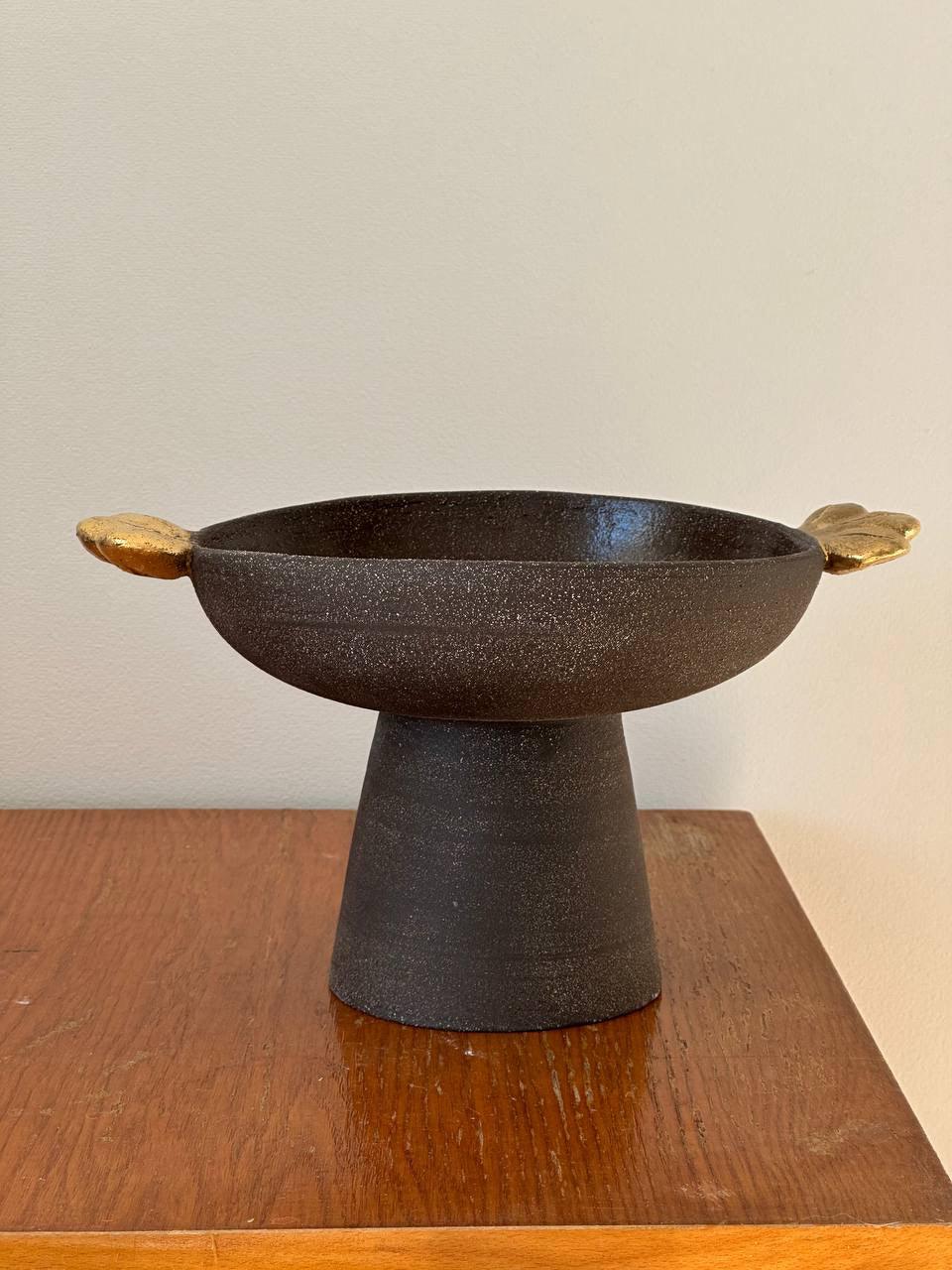 Stoneware Pedestal Fruit Bowl "Pumpernickel" with Gold Leaves