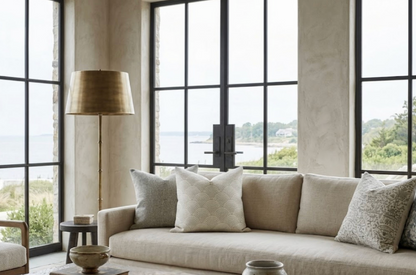 Scalloped Woven Pillow in Natural