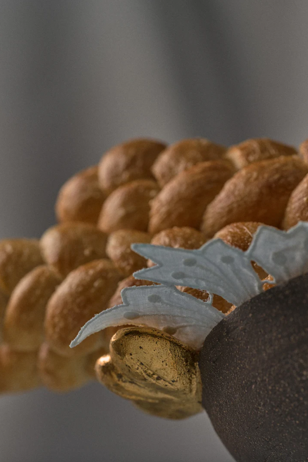 Stoneware Pedestal Fruit Bowl "Pumpernickel" with Gold Leaves