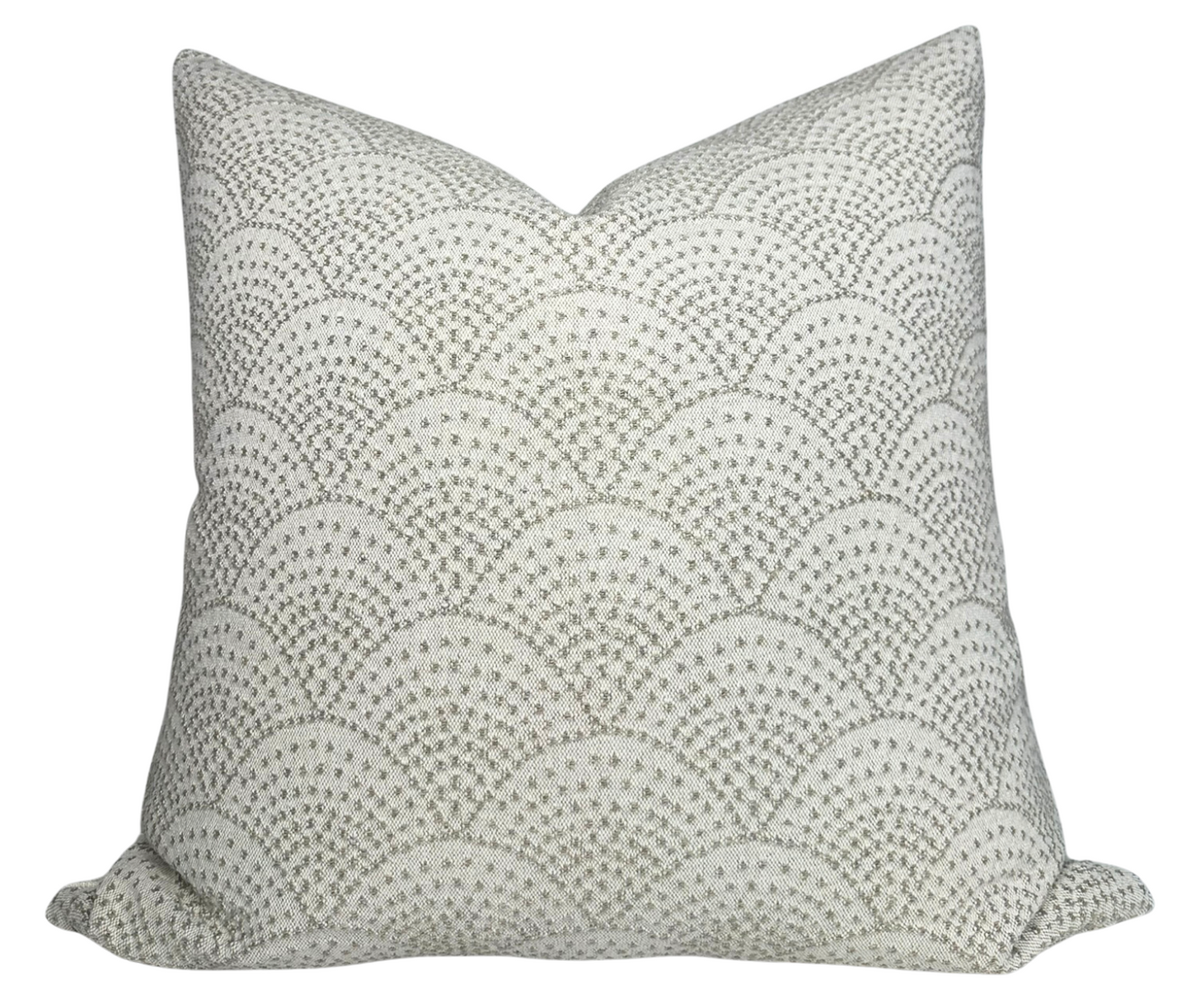 Scalloped Woven Pillow in Natural