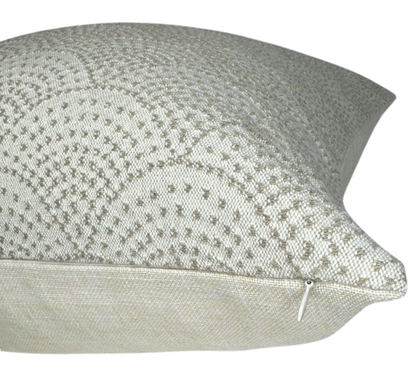 Scalloped Woven Pillow in Natural
