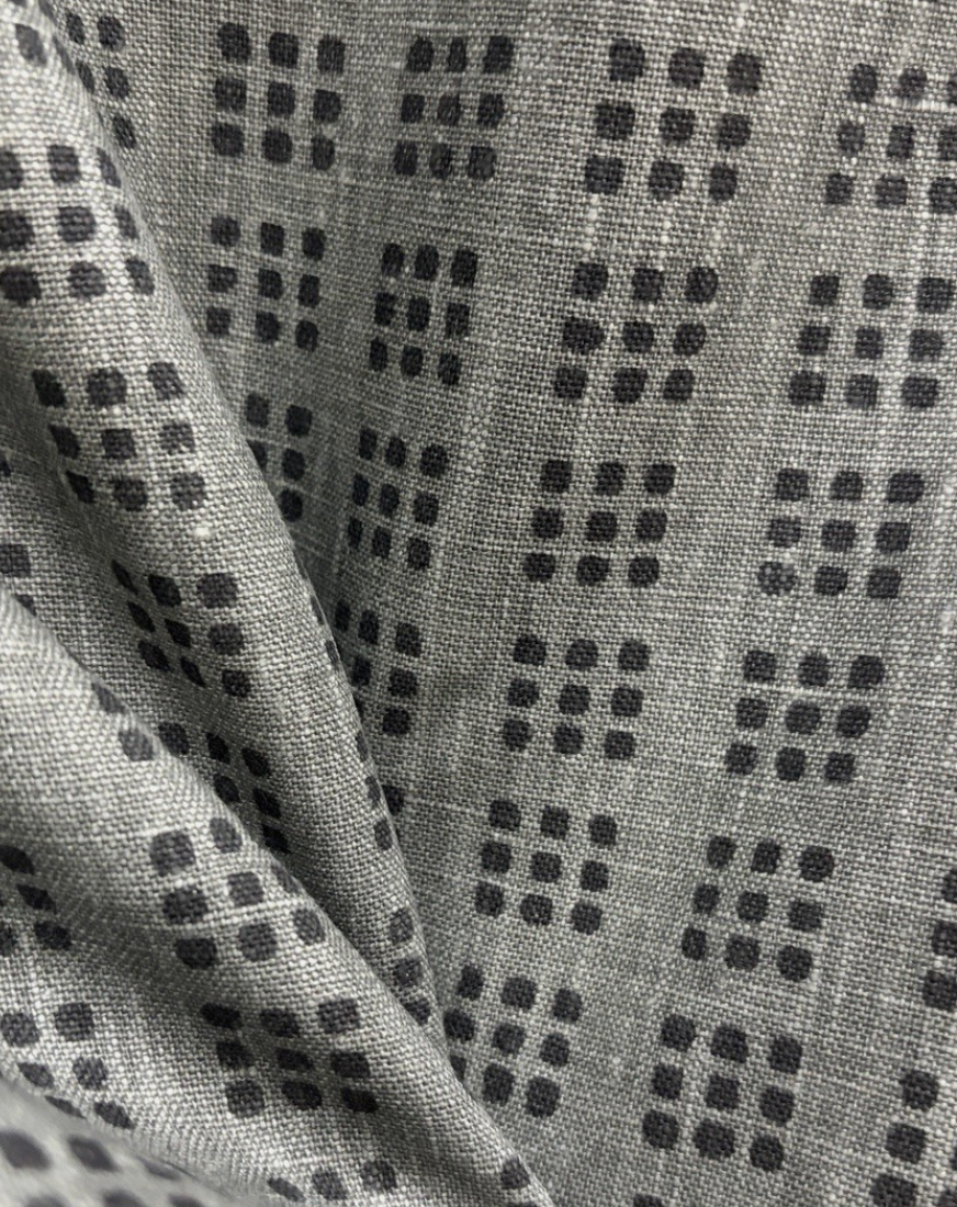 Paradox Pillow in Graphite/Onyx