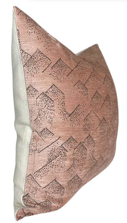 Brink Pillow in Rose
