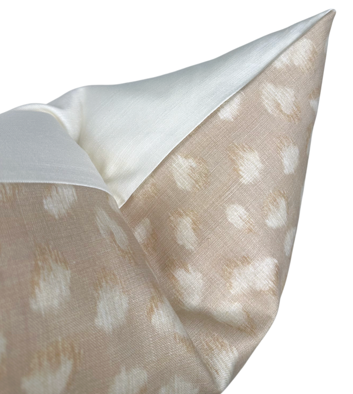 Feline Pillow in Beige Ivory