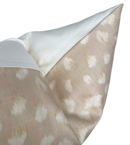 Feline Pillow in Beige Ivory
