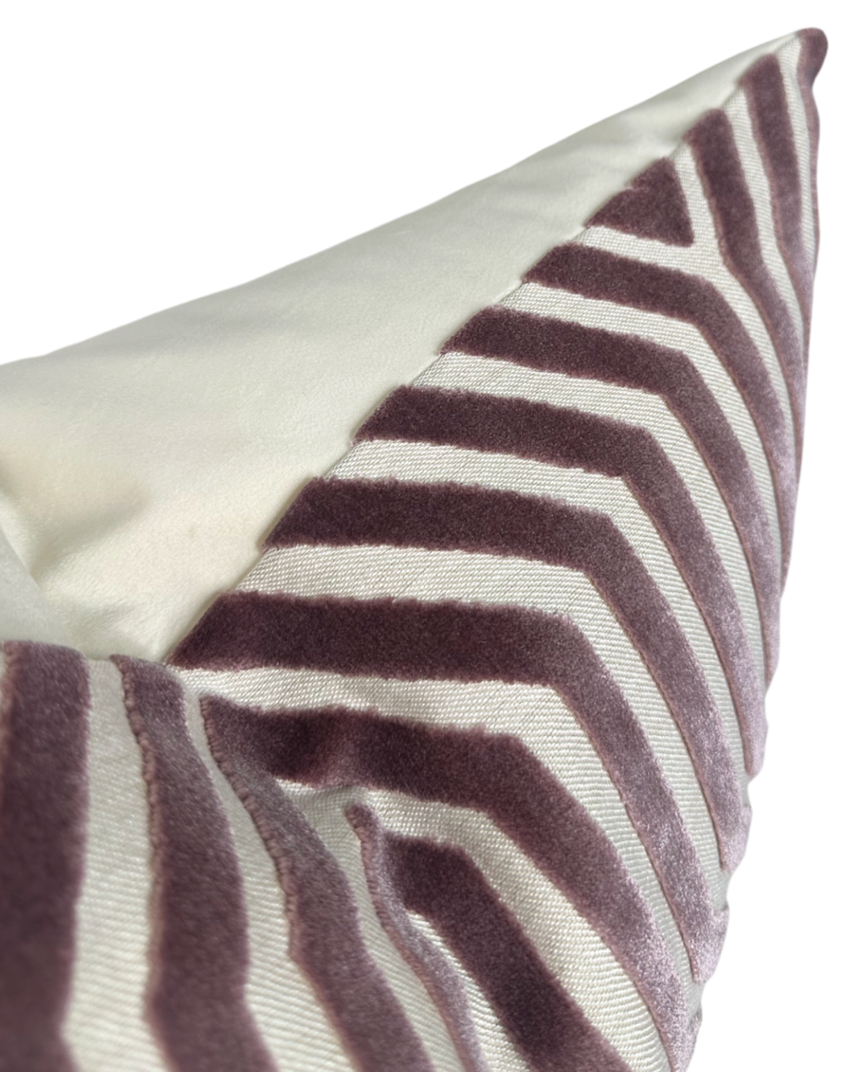 Vanderbilt Velvet Pillow in Lilac