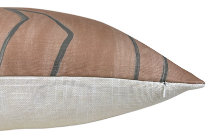 Graffito Pillow in Rosa