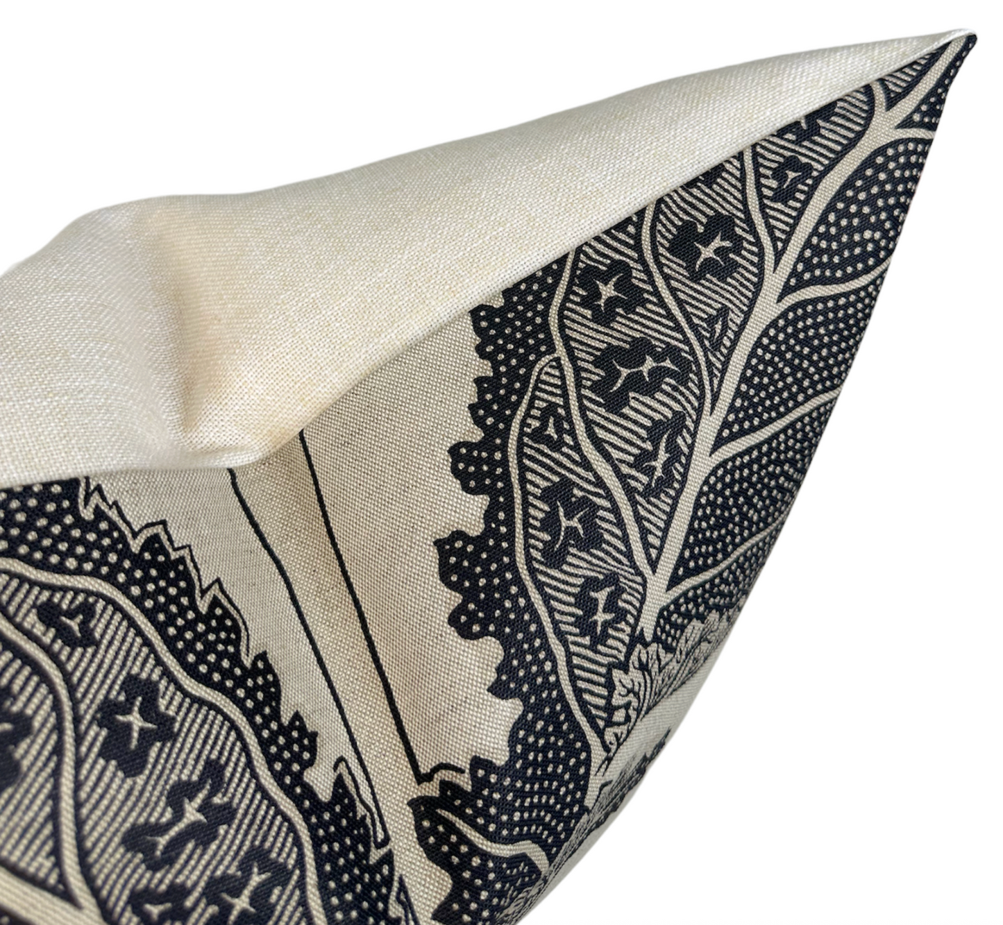 Lacinato Pillow in Basalt Black