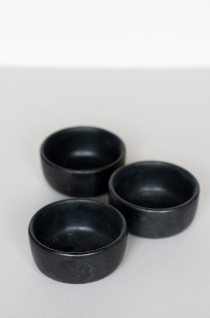 Black Matte Stoneware Pinch Bowl