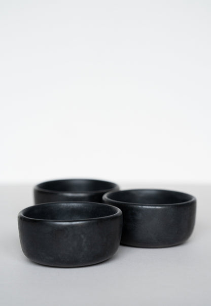 Black Matte Stoneware Pinch Bowl