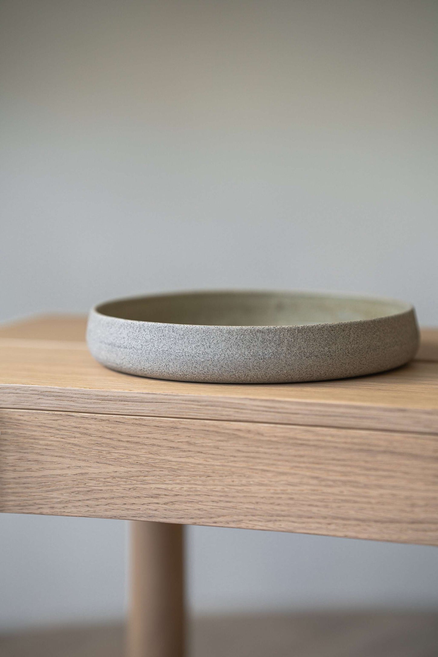 Stoneware Salad Plates with High Sides "Concrete"