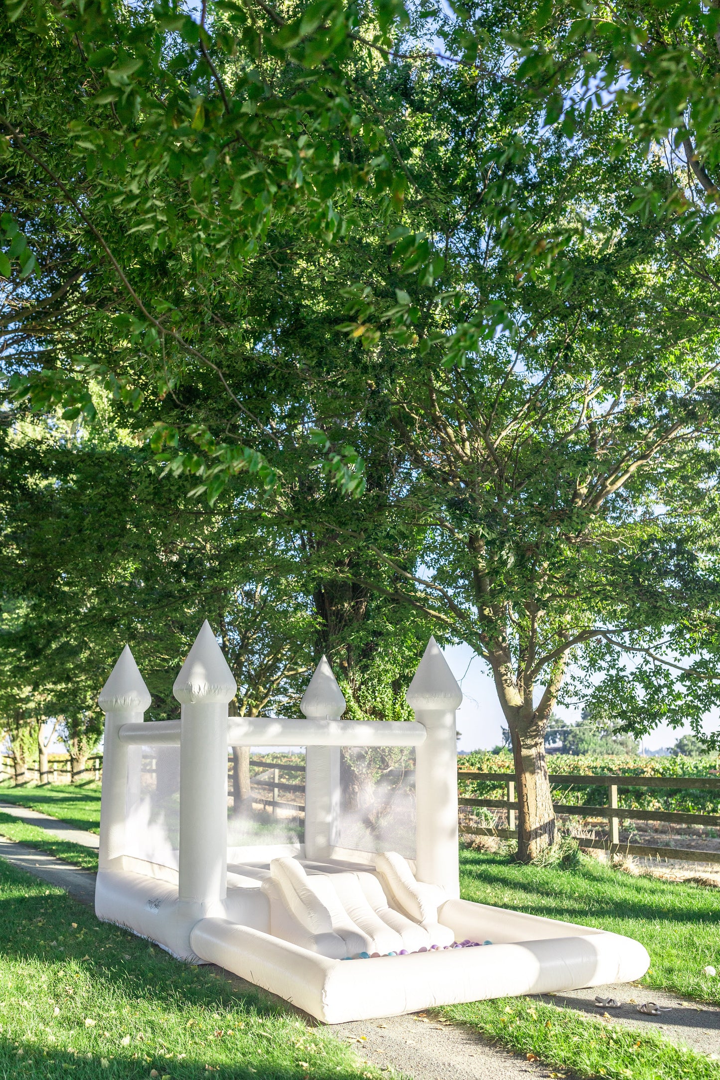 Mini Marcos Bounce House w/ Ball Pit Combo - White