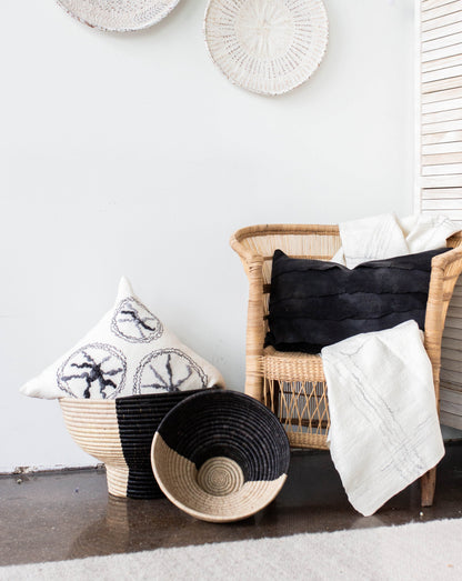 Pedestal Black & Natural Basket Bowl