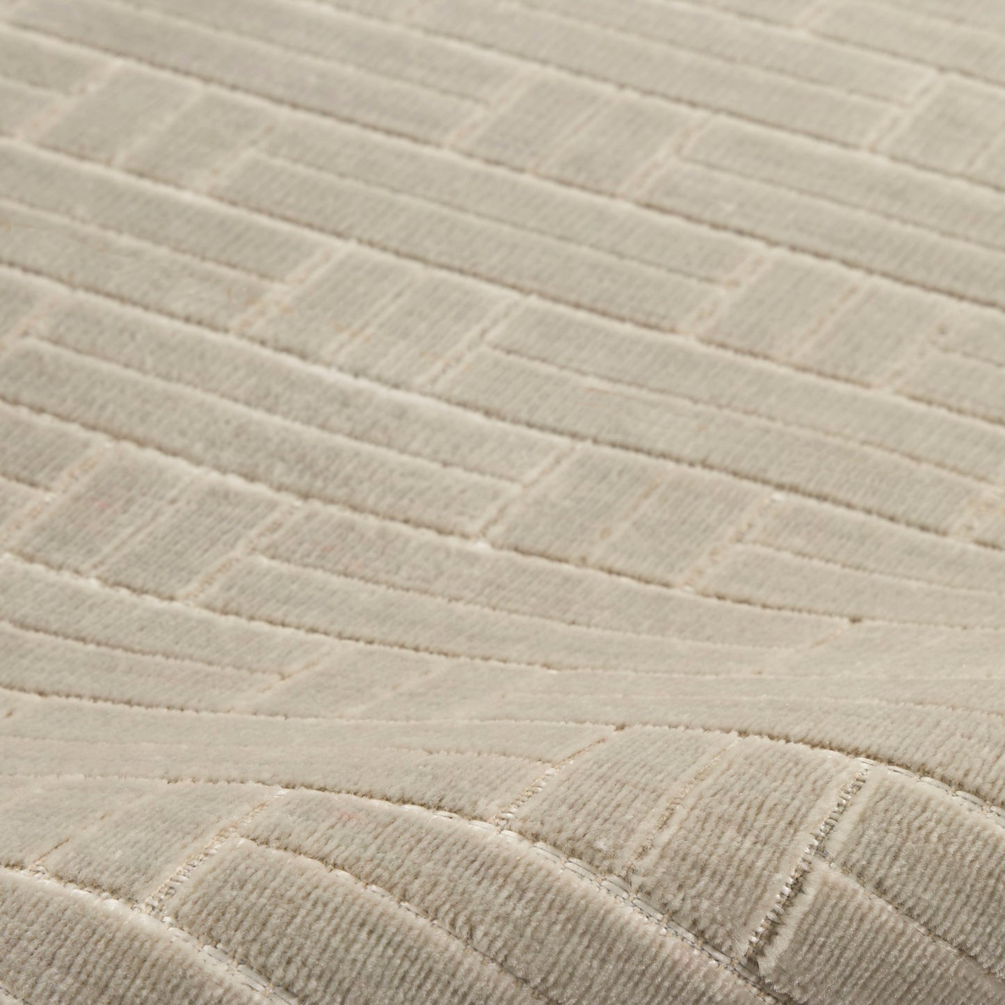 Nourison Charm Silver & Ivory Pet Friendly Machine Washable Rug - Texture
