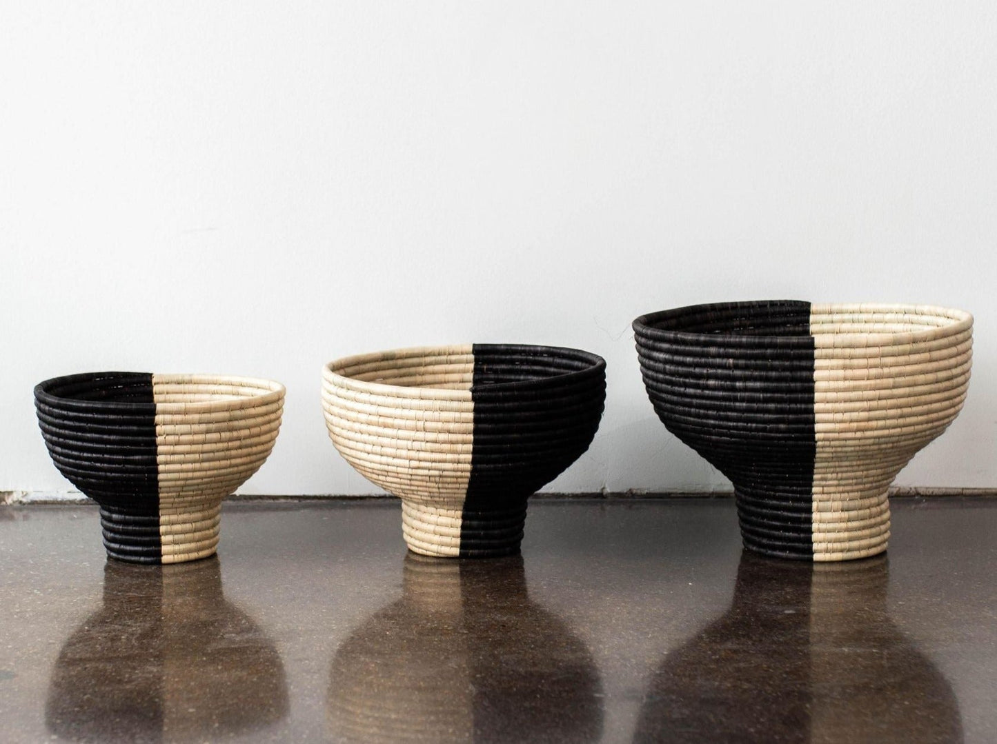 Pedestal Black & Natural Basket Bowl