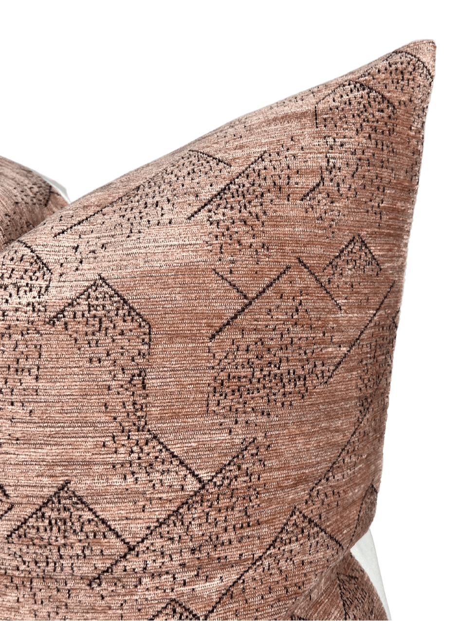 Brink Pillow in Rose